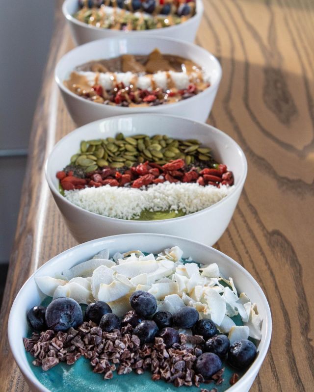 Any day is a perfect day for a smoothie bowl.  Choose from Açai Bowl, Hawaiian Blü, Matcha Love, or Chocolate Heaven. 

Top it with your favourite superfood toppings and voilà! 

#smoothiebowls #acaibowls #acaibowl #smoothiebar #juicebar #downtownoakville #oakville #portcreditbia #portcredit #lakeshore #healthyliving #superfoods