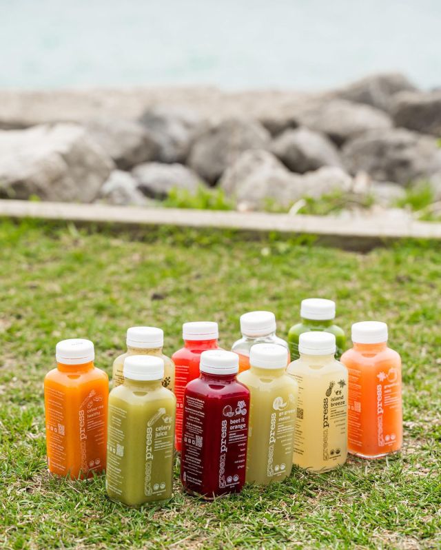 The first day of Summer is here!  We’ve got just what you need to help keep you hydrated, healthy, and feeling great!!

Happy first day of summer !! ☀️

#greenpressinc #coldpressedjuice #coldpressed #detoxjuice #juicefast #juicecleanse #lakeshore #downtownoakville #portcreditbia #portcredit #juicebar #smoothiebar #healthylifestyle #juicelife