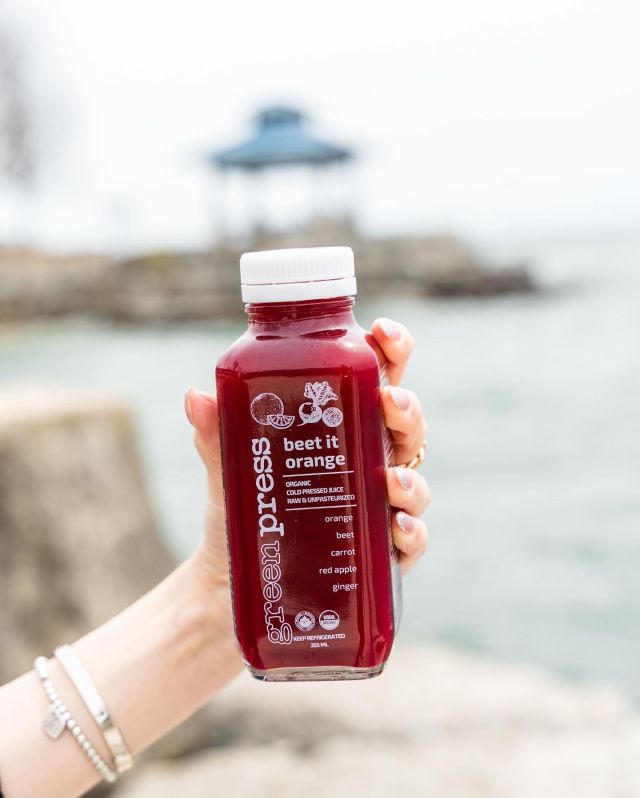 Beet the heat with a delicious cold pressed juice. 💦 

Beet it orange is a sweet mix of orange, beet, carrot, apple and ginger. 
Benefits: liver cleansing, energizing, high in Vitamin C, great source of iron and can be used as a pre work out to help you power through! 

#coldpressedjuice #juicedetox #cleanse #juicecleanse #smoothiebar #juicebar #lakeshore #healthyliving #juicelife #portcreditbia #downtownoakville #oakville #portcredit
