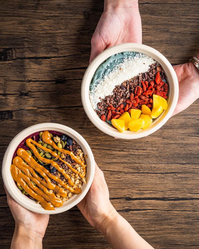 Time for a healthy açai bowl 😍

We make the best açai bowls in town!  Top with your favourite superfood toppings. 

#greenpressinc #acaibowls #superfoods #smoothiebowls #smoothiebar #juicebar #healthyeats #mississaugaeats #portcreditbia #downtownoakville