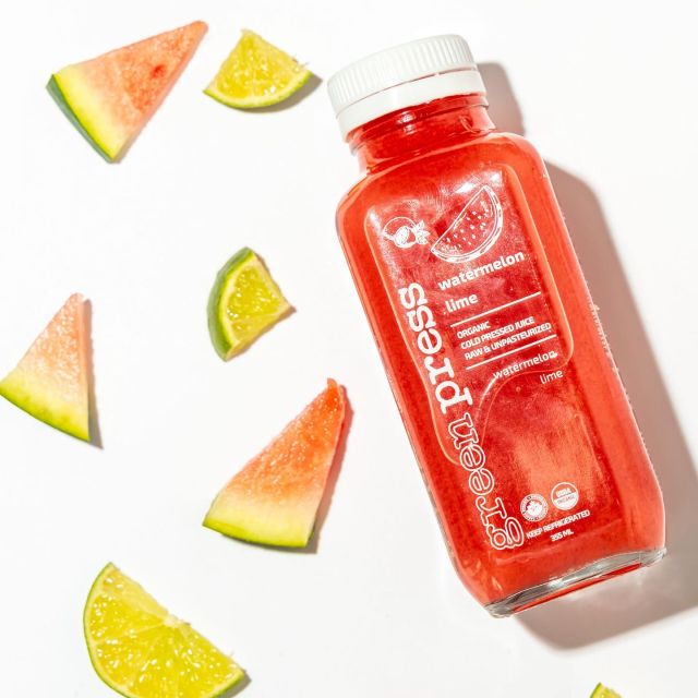 One of our summer favourites 🍉 😍

Did you know that watermelon contains compounds that may have anti cancer effects?! 

Some studies show that the compound lycopene found in watermelon (and other red fruits) may be associated with a lower risk of prostate and colorectal cancer. 

Other benefits of watermelon (not that we need to convince you to eat watermelon):

- keeps you hydrated 
- may improve heart health
- reduces inflammation
- helps improve skin health
- may help improve digestion

#watermelonjuice #coldpressedjuice #coldpressed #juicedetox #detox #juicecleanse #juicebar #smoothiebar #portcredit #downtownoakville