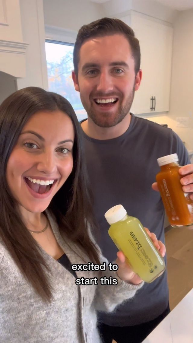 When you have an encouraging partner by your side, it’s easier to stay on track with healthy habits. 🥰

#healthyhabits #healthifestyle #powercouple
#coldpressedjuice #cleanse #detox