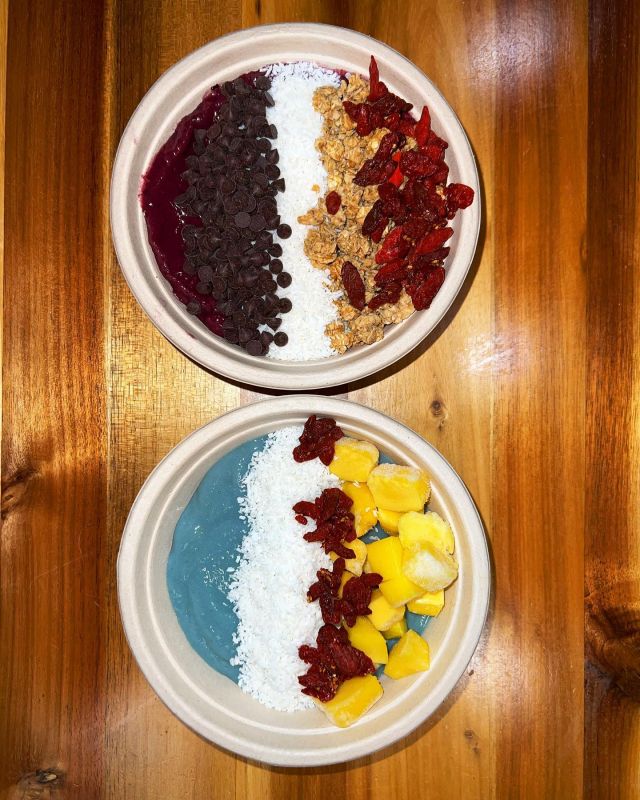 Which one are you choosing, Hawaiian Blü Bowl or Açai Bowl?

#smoothiebowl #acaiabowl #coldpressedjuice #healthyeating #delicious #perfect #breakfast #oakville #mississauga