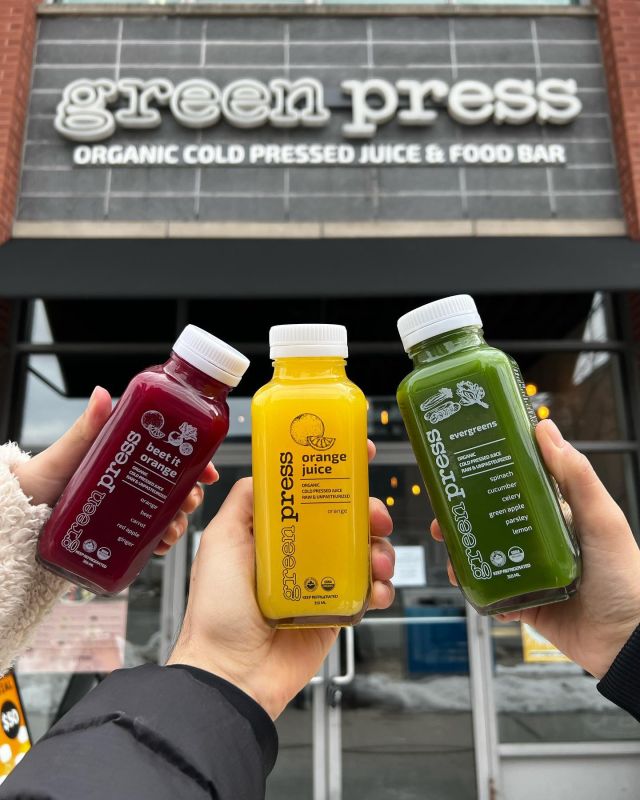 Cheers to a healthier you! 🎉🌿 Raise a bottle of cold-pressed juice with us and discover the taste of pure wellness. 🥤💚

#coldpressedjuice #detoxjuice #greenjuice #organicjuice #juicebar #smoothiebar #oakville #portcreditbia #downtownoakville