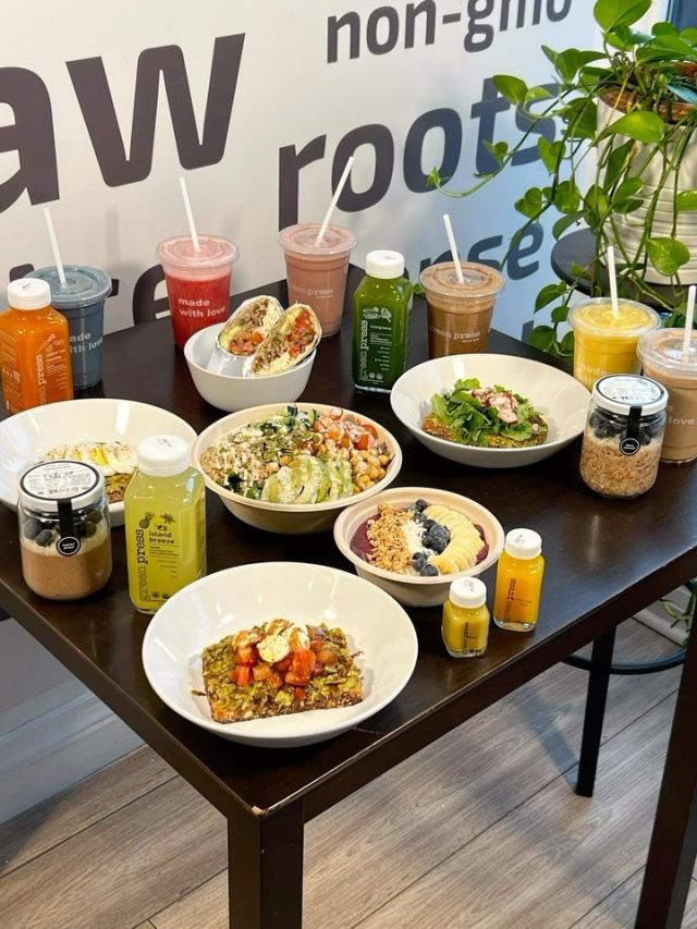 🌿🍴Which dish catches your eye the most? Let us know in the comments below and tag a friend you’d love to enjoy this meal with.

#foodie #healthyfood #coldpressedjuice #detoxjuice #greenjuice #organicjuice #juicebar #smoothiebar #oakville #portcreditbia #downtownoakville