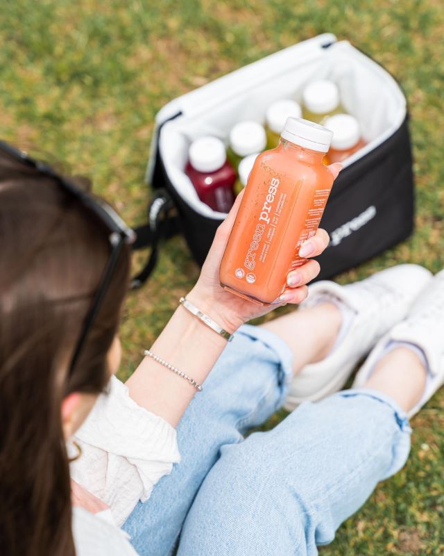Stay cool and nourished all weekend long.  Our cold pressed juices are the perfect on-the-go companion this weekend. 

Have an awesome weekend friends!

#greenjuice #coldpressedjuice #coldpressed #juicebar #smoothiebar #downtownoakville #oakville #portcredit #portcreditbia