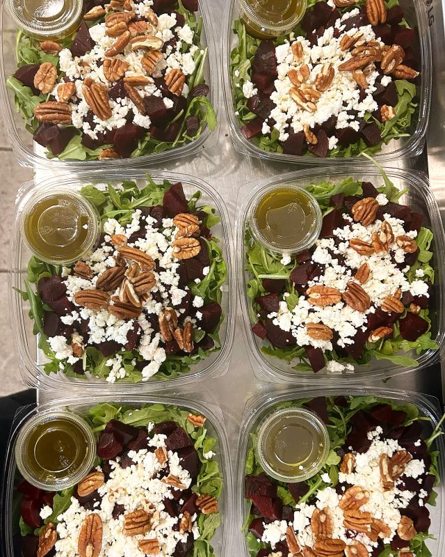 Organic Arugula + Beet Salad 🥗 😍 Yes Please 🙋🏻‍♀️ 

🚚 AVAILABLE ONLINE FOR DELIVERY IN THE GTA 
🥗 FRESH MADE TO ORDER

Order today before 3 pm for deliver tomorrow! 
Use code SALADS20 for 20% off all our salads! 

#greensalads #organicsalada #toronto #oakville #portcredit #juicebar #amoothiebar #saladbar #organiceats #healthyeats #mealdelivery #healthyfooddelivery