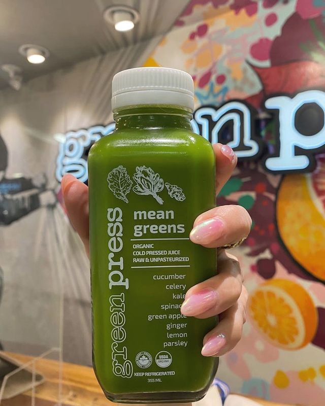 That awesome feeling your body experiences after drinking a green juice 💚

Green juices can help: Improve energy levels, support a healthy immunity, and increase your veggie intake

Come by and pick yours up today! 

#greenpressinc #coldpressedjuice #juicedetox #juicecleanse #juicefast #cleanse #fasting #detox #toronto #blooryonge #yorkville #juicebar #greenjuice #holistichealth