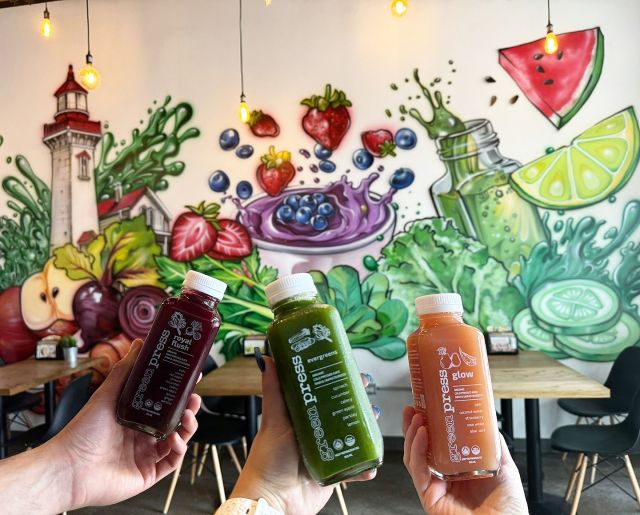 Friends who drink juice together stay together! 

Visit us at our Port Credit location to check out our new mural 🤩 by the very talented @odvs_art_studio 

#muralart #greenpressinc #ColdPressedJuice #FreshJuice #JuiceCleanse #OrganicJuice #HealthyDrinks #coldpressed #detoxjuice #greenjuice #organic #RawJuice #Juicing #JuiceOfTheDay #JuiceBar  #portcredit #mississauga #portcreditbia #saugaeats #portcrediteats #saugafoodie #healthymississauga #mississaugaeats #healthyeats
