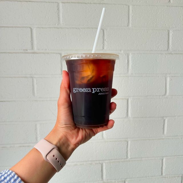 Feeling the heat and need a pick-me-up? Try our in-house cold brew made from organic coffee beans. Why organic? Because coffee beans are one of the most heavily sprayed crops. Choosing organic means a cleaner, healthier brew for you!

#ColdPressedJuice #FreshJuice #JuiceCleanse #OrganicJuice #HealthyDrinks #coldpressed #detoxjuice #greenjuice #healthylife #healthyhabits #wellness #drinkclean #organic #RawJuice #Juicing #JuiceOfTheDay #JuiceBar  #downtownoakvillle #portcredit #mississauga #torontojuicebar #torontojuice #blooryonge #oakville #portcreditbia #coldbrew #icedcoffee #coffeefix