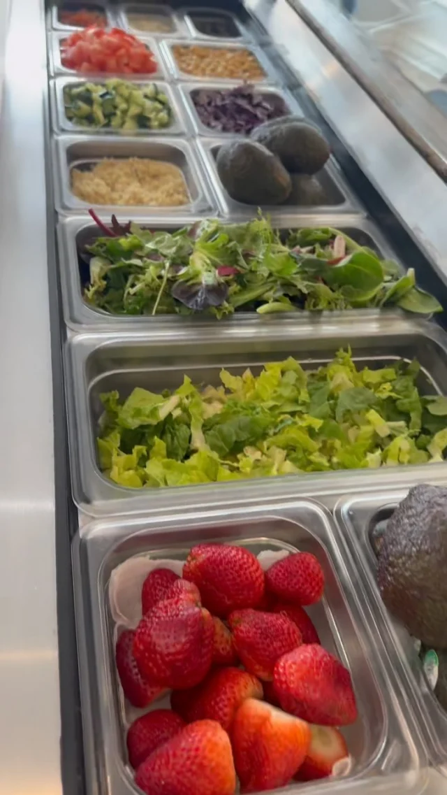 Salad Bar Clean & Restock 🥗

#Asmr #juicebar #oakville #portcreditbia #portcredit #healthylife #downtownoakvillle #drinkclean #healthylife #restock