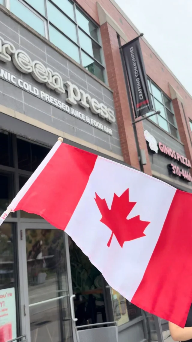 🇨🇦 Happy Canada Day 🇨🇦 

#juicebar #portcredit #portcreditbia #healthylife #drinkclean #veganeats #coldpressedjuice #detoxjuice #mississaugaeats #healthyeatsliving #acaibowls