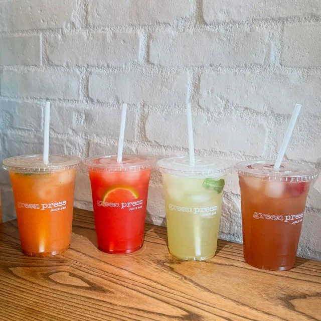 When you need to beat the heat 🥵 We got you covered! Come by to our Port Credit location and BUY ONE GET ONE FREE refreshing organic sparklers! 

Also available on UberEats. Get yours delivered now 📦 

Which one are you trying first?!