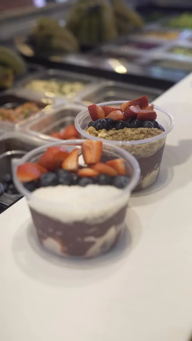 Not any ordinary bowl... but the best açai bowls in town. 

Don’t forget that peanut butter drizzle, thank us later.  Unless your allergic. Don’t sue us 😅😅

#juicebar #acaibowl #smoothiebowl #portcreditmississauga