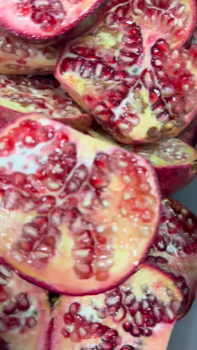 Calling all Pomegranate Lovers 💕💕

Our seasonal pomegranate juice is now in stock but selling out fast!! Sold out twice since launch! Get yours today!

📍Port Credit Mississauga: 129 Lakeshore Road East 
📍Toronto: 2 Bloor Street East 
🌐 Online: greenpress.ca anytime with doorstep delivery 📦 

#juicebar #coldpressedjuice #pomegranate #pomegranatejuice