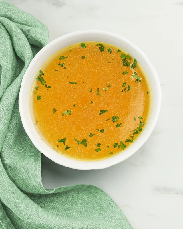 You asked and we listened!  Introducing our new Organic & Halal Chicken Bone Broth!  Now available in-stores and on Uber! 

It’s like a warm hug with all the benefits of improving gut health.  Loaded with collagen and protein. 

Coming to our online shop soon!! 

#bonebroth #organicbroth #organic #juicebar #torontohealthy #chickenbroth #bonebroth