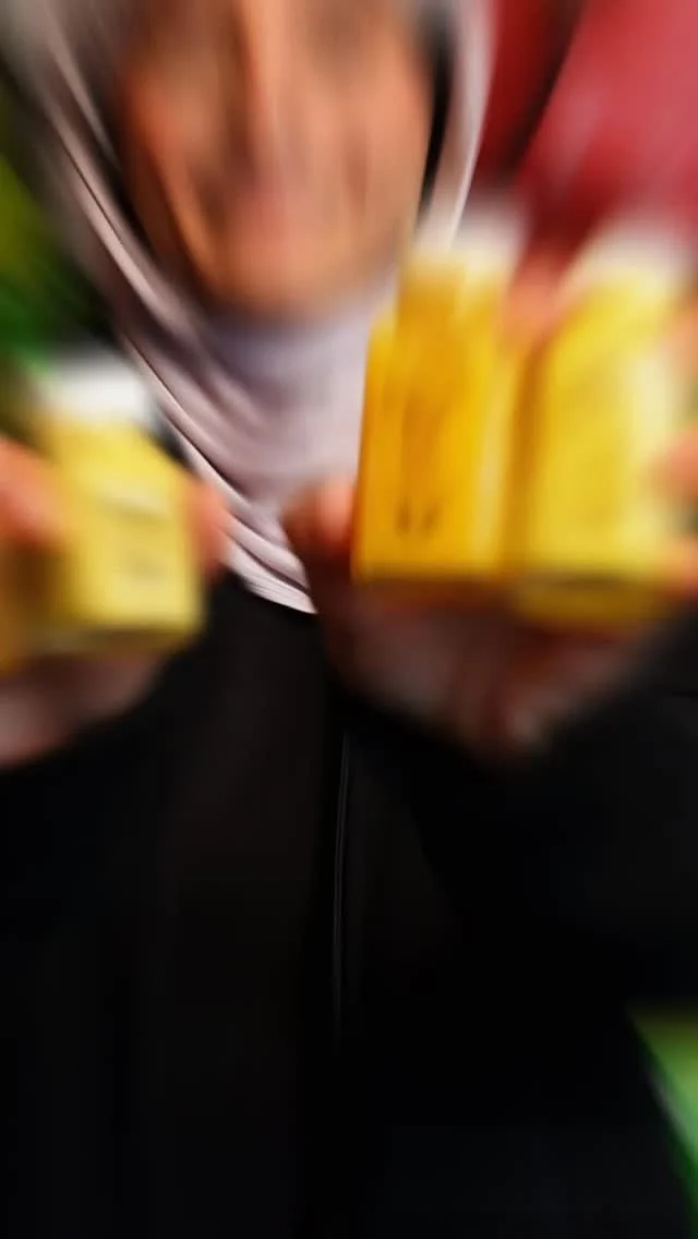 What are these little wellness shots anyways ?! Why are they smaller and what are they made of?  Sound on 🔉 

#juicebar #portcredit #coldpressedjuice #wellness #flushot